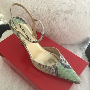 Lovely Ellen Tracy Snake Skin Sling Backs